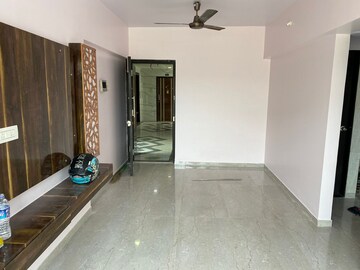Room in 1.5 BHK Apartment at Express Enclave, Andheri East – for Rent