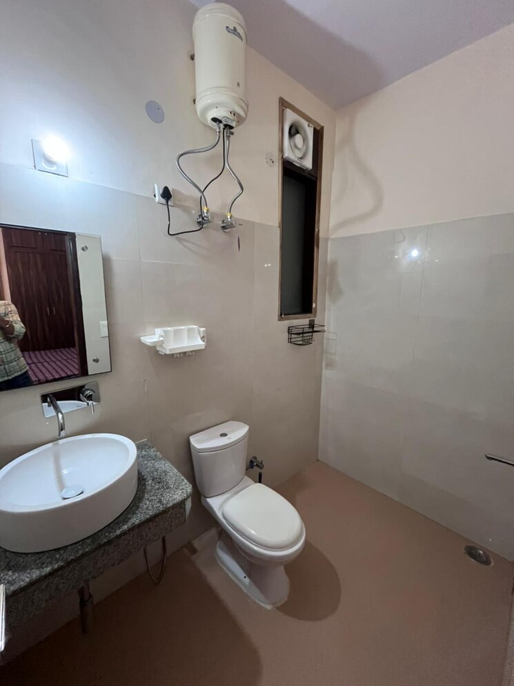 Bathroom, gaur-city-2-10th-avenue 2 Bedroom 1173 Sq.Ft. Apartment In Sector 16c Greater Noida Greater Noida 9033770