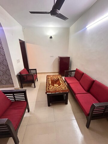 Living Room in 1.5 BHK Builder Floor at Andheri West – for Rent
