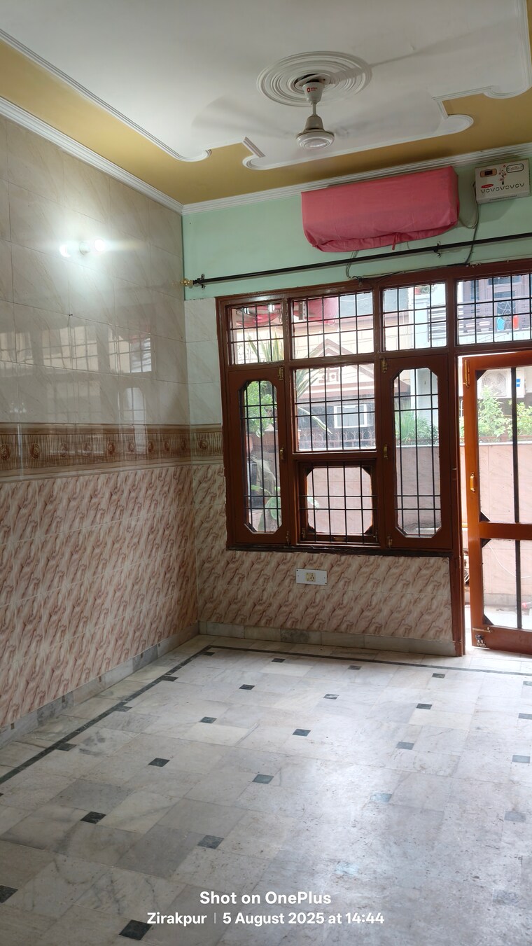 Room, dhakoli 2.5 Bedroom 97 Sq.Yd. Independent House In Dhakoli Zirakpur 9033825
