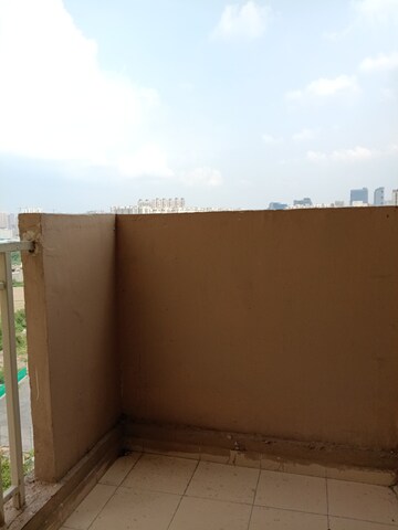 Room in 3 BHK Apartment at Mahagun Mywoods, Sector 16c Greater Noida – for Rent