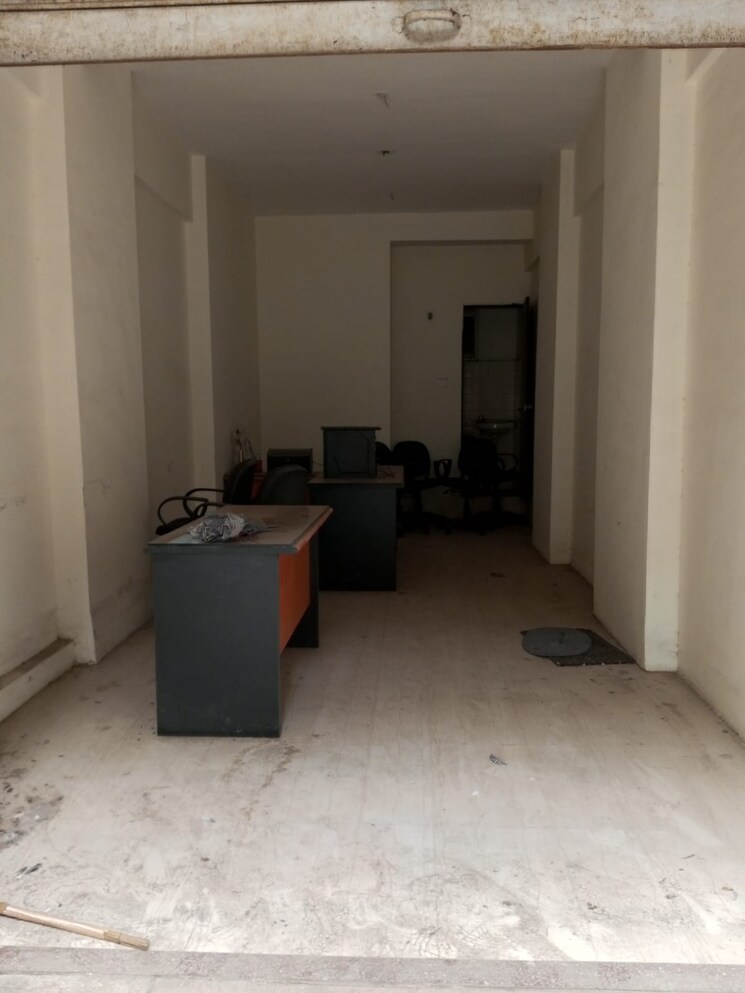 Room, bhansali-shantinagar-chs Commercial Shop 558 Sq.Ft. In Kondhwa Budruk Pune 9033843