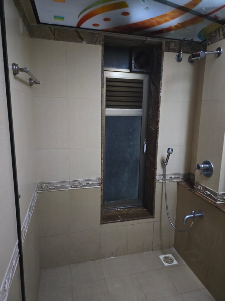 Bathroom, raheja-acropolis 2 Bedroom 975 Sq.Ft. Apartment In Deonar Mumbai 9033865
