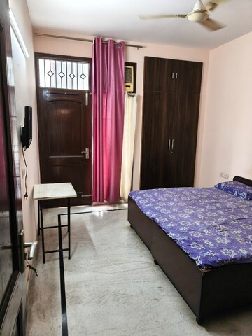 2 BHK Apartment For Rent in Gaur City 2 - 14th Avenue, Sector 16c Greater Noida