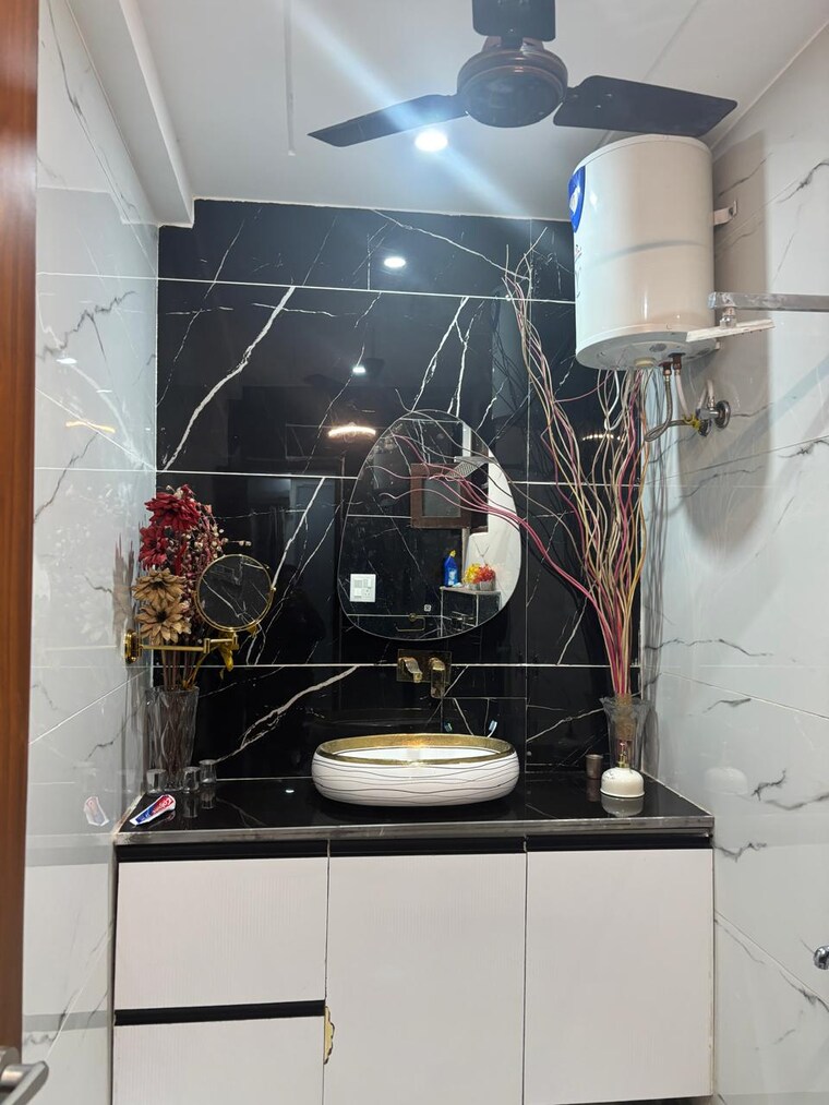 Attached Bathroom, sector 125 3 Bedroom 200 Sq.Yd. Apartment In Sector 125 Mohali 9033947