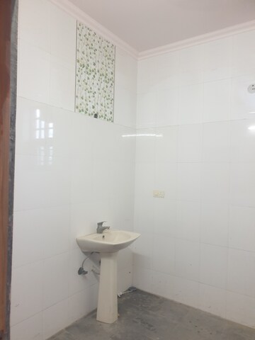 Bathroom in 4 BHK Independent House at Sector 17 – for Rent