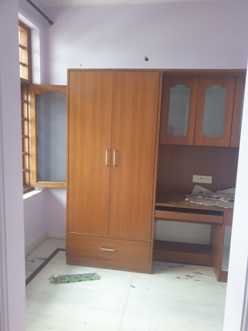 Room in 4 BHK Independent House at Sector 17 – for Rent