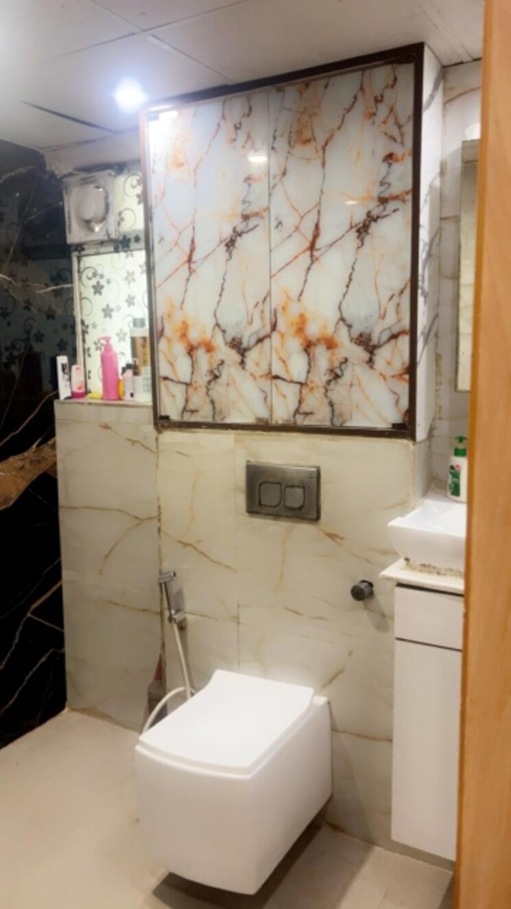 Bathroom, paras-seasons 3.5 Bedroom 1695 Sq.Ft. Apartment In Sector 168 Noida 9034082