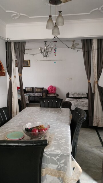 Team Area in 3 BHK Apartment at Sector 12 Dwarka – for Rent