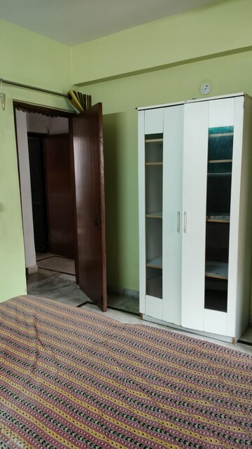 Room in 3 BHK Apartment at Sector 12 Dwarka – for Rent