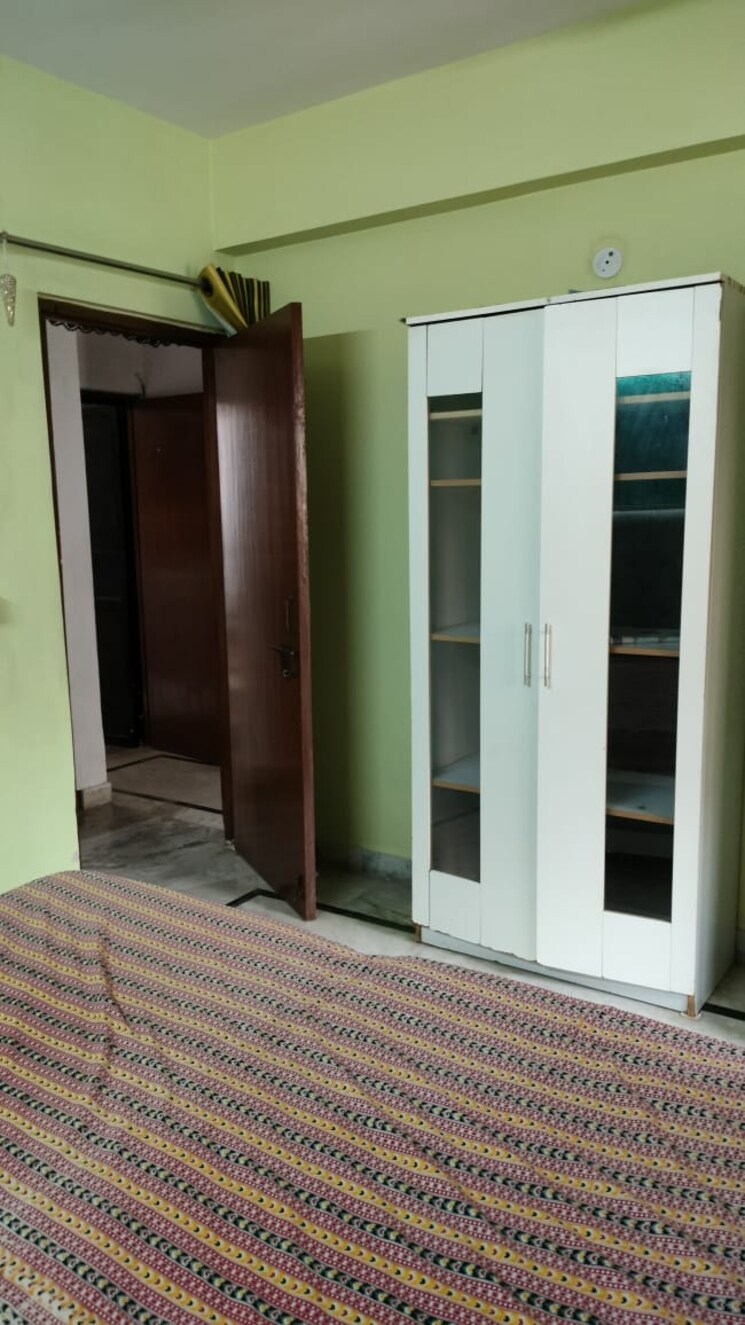 Room, sector 12 dwarka 3 Bedroom 1400 Sq.Ft. Apartment In Sector 12 Dwarka Delhi 9034047