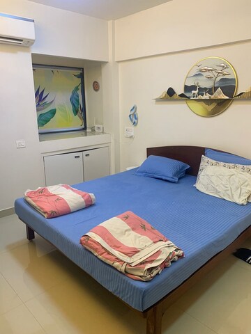 Bedroom in 2 BHK Apartment at Bandra West – for Rent