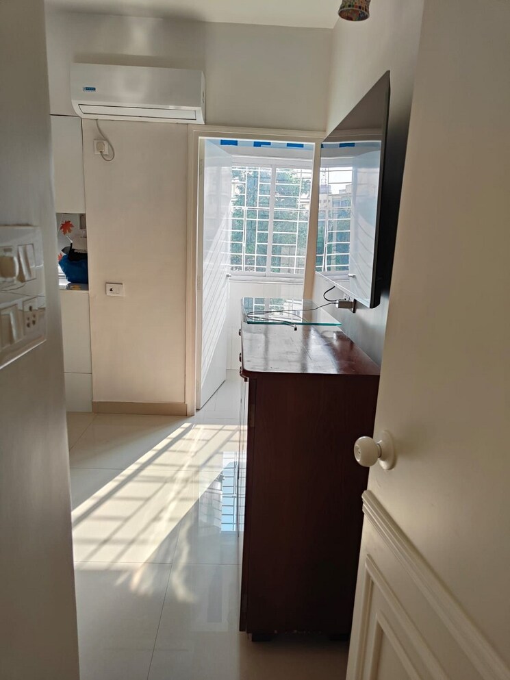 Room, bandra west 2 Bedroom 750 Sq.Ft. Apartment In Bandra West Mumbai 9034060