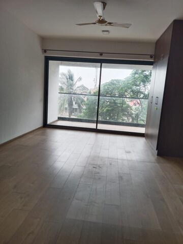 Room in 4 BHK Apartment at Pramuk MM Meridian, Jayanagar – for Sale