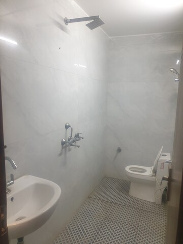 Bathroom in 1 RK Independent House at Sector 16 – for Rent
