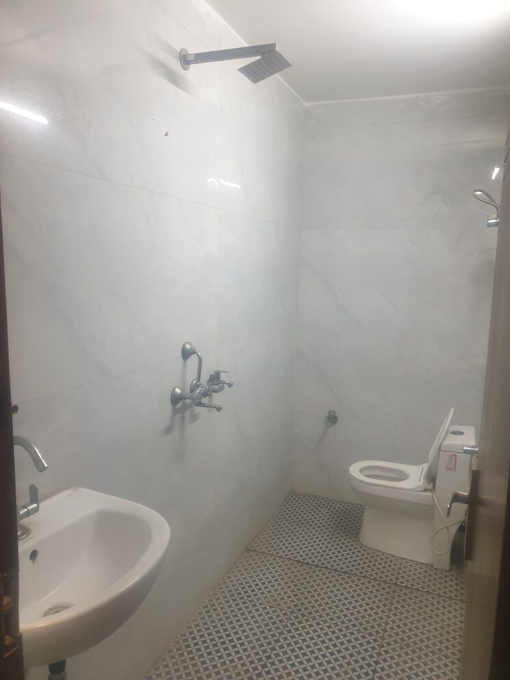 Bathroom, sector 16 1 RK 350 Sq.Ft. Independent House In Sector 16 Faridabad 9034083