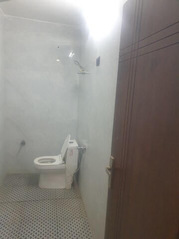 Bathroom in 1 RK Independent House at Sector 16 – for Rent