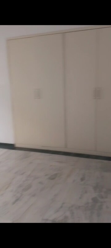 Room in 2 BHK Apartment at Hiranandani Estate Windsor, Ghodbunder Road – for Rent