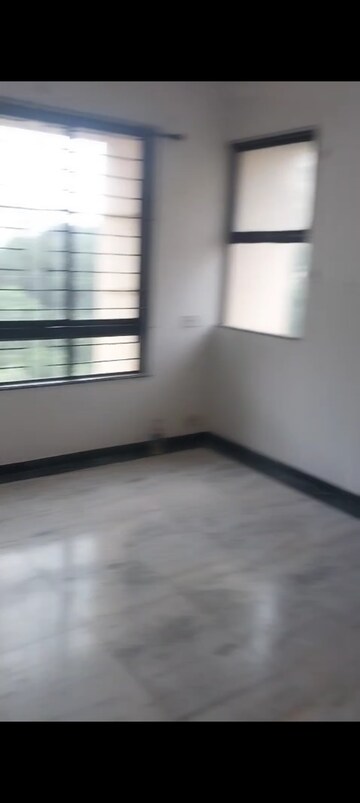 Room in 2 BHK Apartment at Hiranandani Estate Windsor, Ghodbunder Road – for Rent
