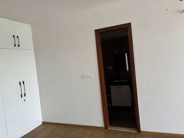 Room in 3 BHK Apartment at Pramuk MM Meridian, Jayanagar – for Sale