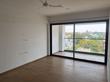Room in 3 BHK Apartment at Pramuk MM Meridian, Jayanagar – for Sale