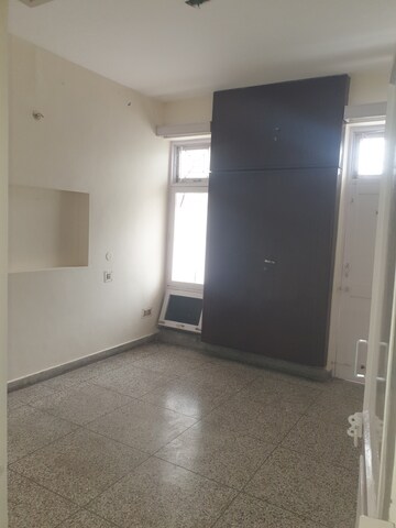 Room in 3 BHK Independent House at Sector 16 – for Rent