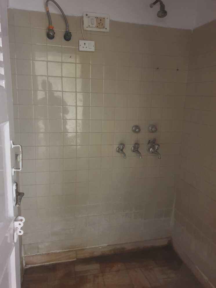 Bathroom, sector 16 3 Bedroom 2250 Sq.Ft. Independent House In Sector 16 Faridabad 9034146