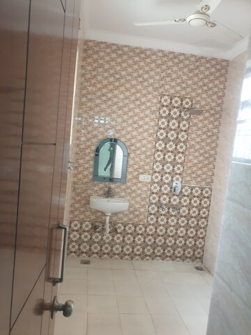 Bathroom in 3 BHK Independent House at Sector 16 – for Rent