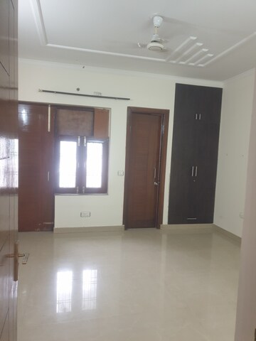 Room in 3 BHK Independent House at Sector 16 – for Rent