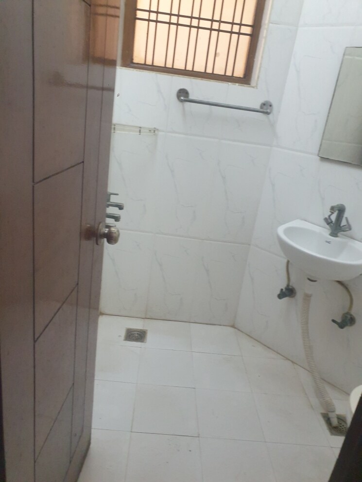 Bathroom, sector 16 3 Bedroom 2250 Sq.Ft. Independent House In Sector 16 Faridabad 9034146