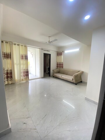 Room in 3 BHK Apartment at Sector 5 Dwarka – for Rent