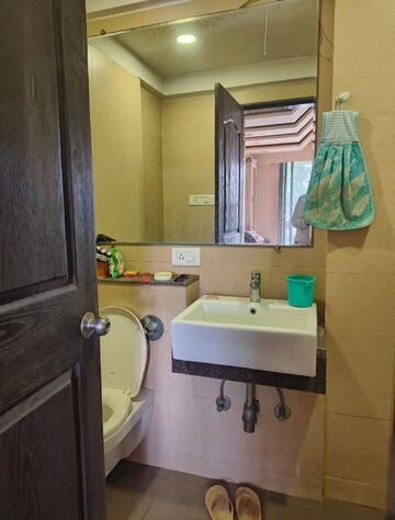 Team Area in 2 BHK Apartment at Andheri West – for Rent