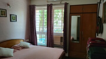 Room in 2 BHK Apartment at Hiranandani Estate, Ghodbunder Road – for Rent
