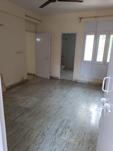 Room in 3 BHK Apartment at Telecom City, Sector 62 – for Rent