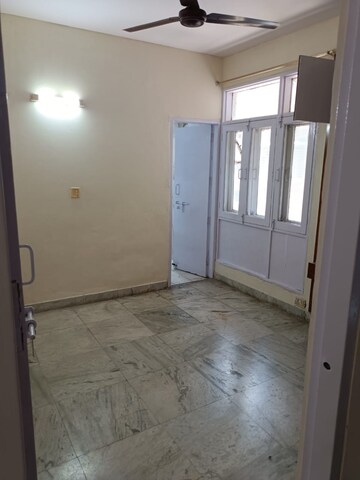 Room in 3 BHK Apartment at Telecom City, Sector 62 – for Rent