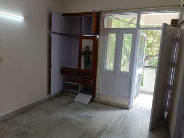 Room in 3 BHK Apartment at Telecom City, Sector 62 – for Rent