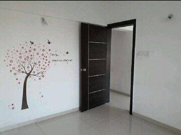 Room in 2 BHK Apartment at Akshay Floria, Anand Nagar – for Rent
