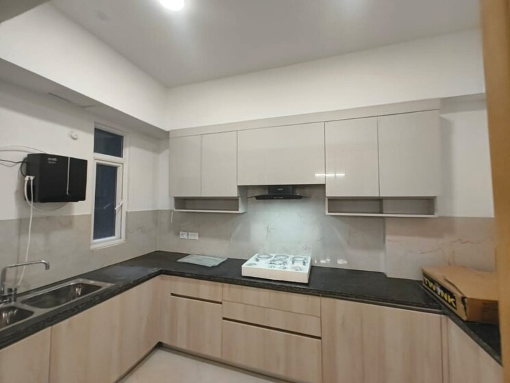 Kitchen, smart-world-orchard 3 Bedroom 1680 Sq.Ft. Apartment In Sector 61 Gurgaon 9034215