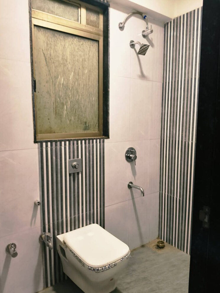 Bathroom, lakshachandi-heights 3 Bedroom 1200 Sq.Ft. Apartment In Goregaon East Mumbai 9034232