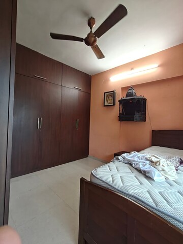 Bedroom in 2 BHK Apartment at Andheri West – for Rent