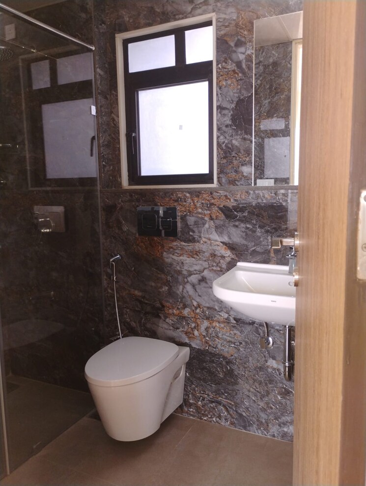 Bathroom, dosti-eastern-bay-phase-2 2 Bedroom 559 Sq.Ft. Apartment In Wadala Mumbai 9034267