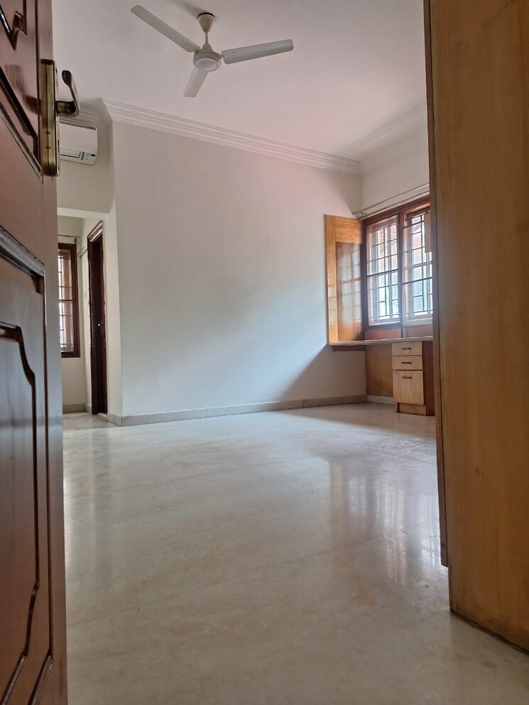 Room, domlur 5 Bedroom 3600 Sq.Ft. Independent House In Domlur Bangalore 9034281