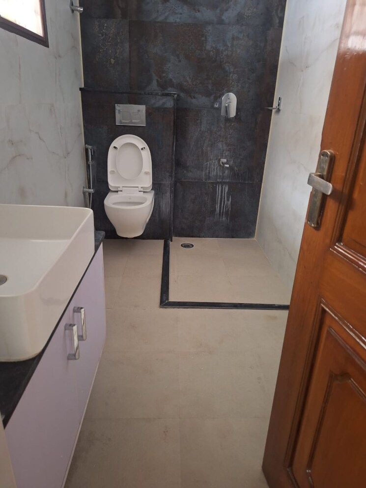 Bathroom, domlur 5 Bedroom 3600 Sq.Ft. Independent House In Domlur Bangalore 9034281