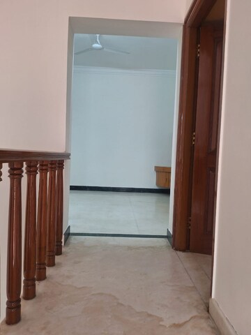 Room in 5 BHK Independent House at Domlur – for Rent