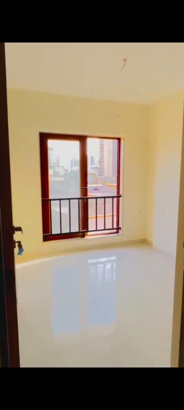 Room in 2 BHK Apartment at 153 Skye, Matunga West – for Sale
