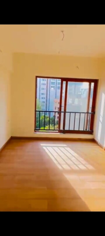 Room in 2 BHK Apartment at 153 Skye, Matunga West – for Sale