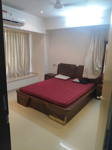Bedroom in 3 BHK Apartment at Sanidhya Apartment, Malabar Hill – for Rent