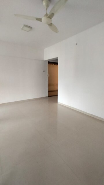 2 BHK Apartment For Rent in Lotus Lotus Link Square, Malad West