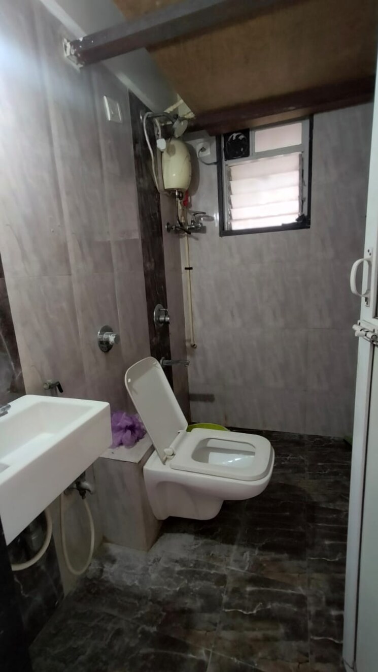 Bathroom, lotus-lotus-link-square 2 Bedroom 950 Sq.Ft. Apartment In Malad West Mumbai 9034368