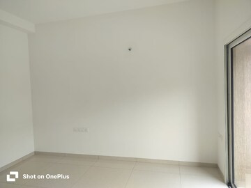 Room in 4 BHK Apartment at Sobha Nesara, Kothrud – for Rent